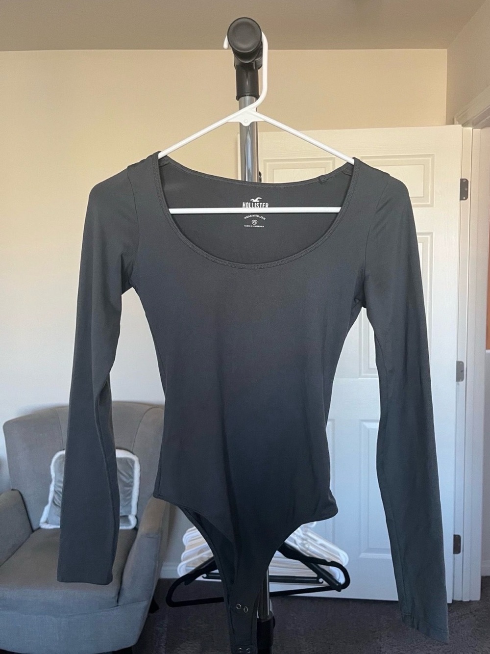 Hollister Black Long-Sleeve Scoop Neck Bodysuit
